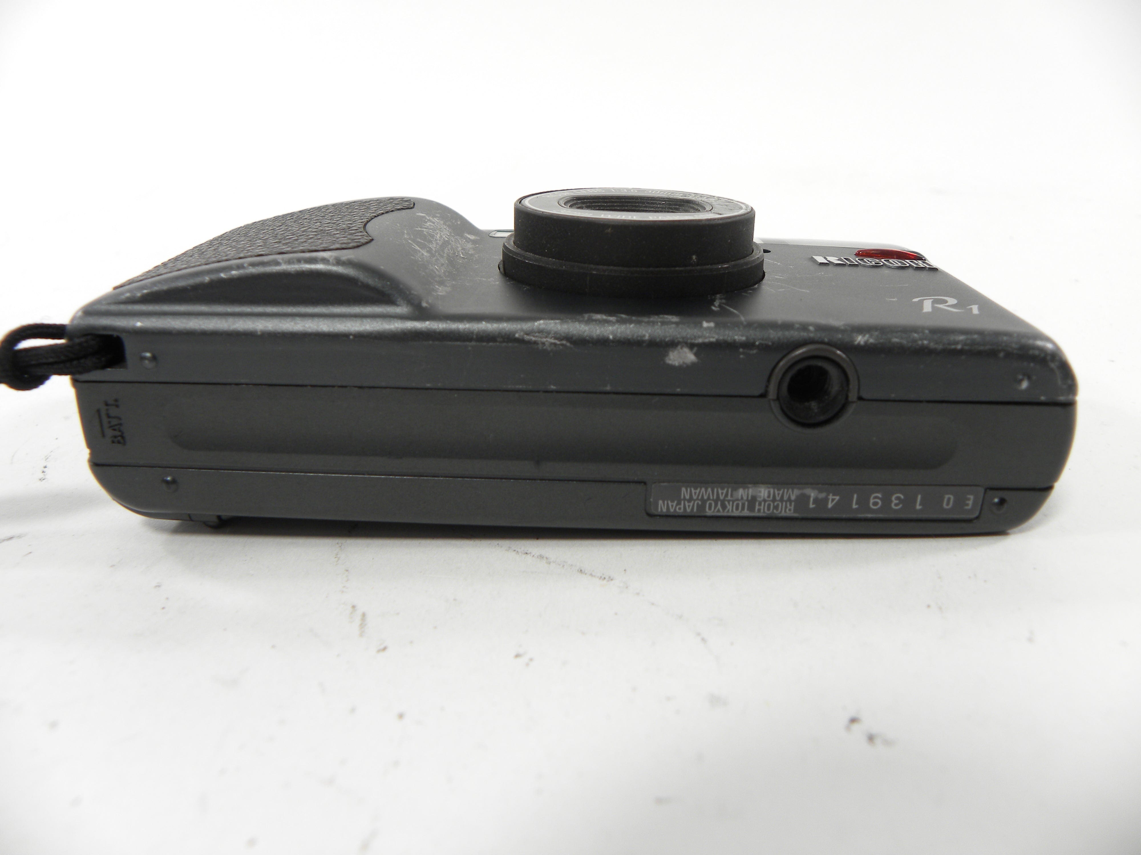 Ricoh R1 35mm Camera