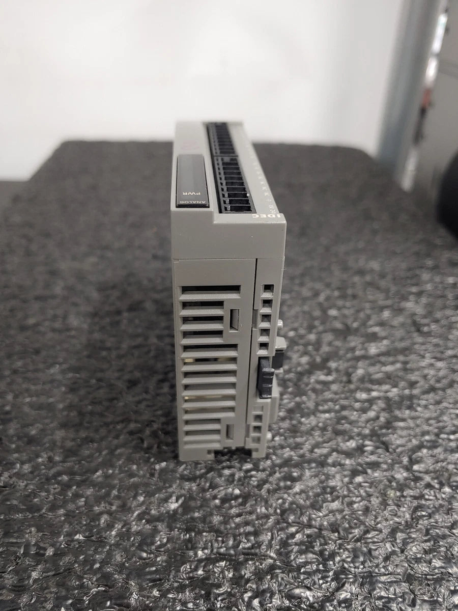 IDEC FC6A-J4CH1Y FC6A MicroSmart PLC 4-pt Isolated Thermo Module