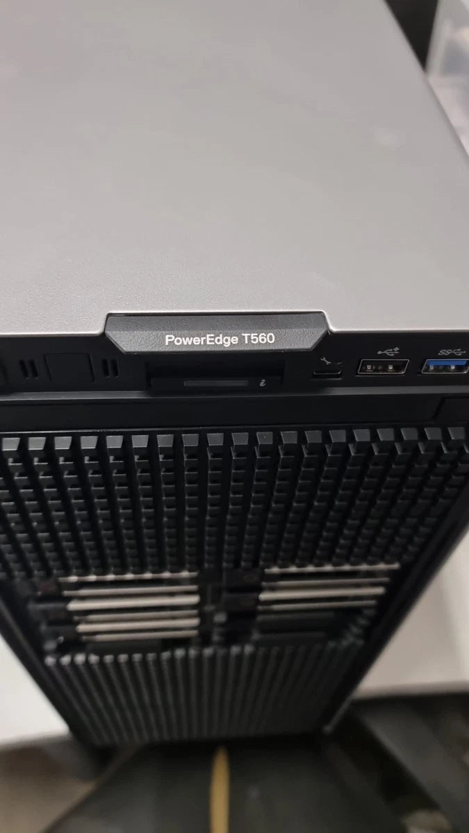 Server Dell PowerEdge T560, Intel Xeon 4509Y, 64GB RAM, 5 SSD da 960GB (4.8 TB