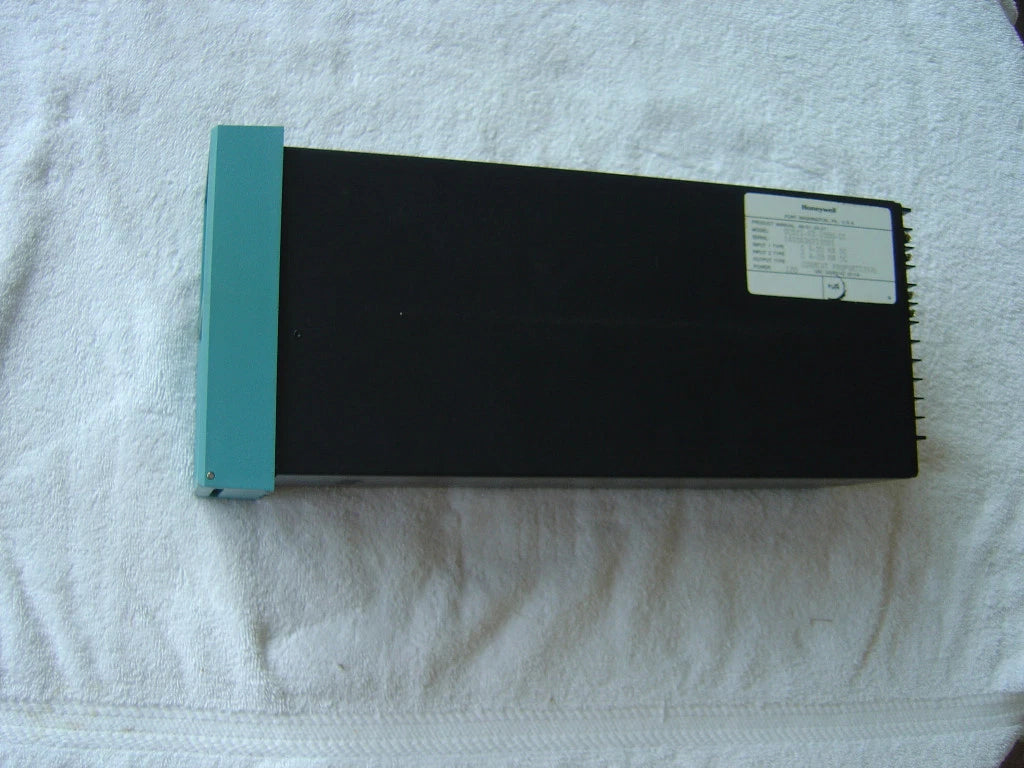Honeywell UDC 500 Digital Controller DC521-F2-1000-CC