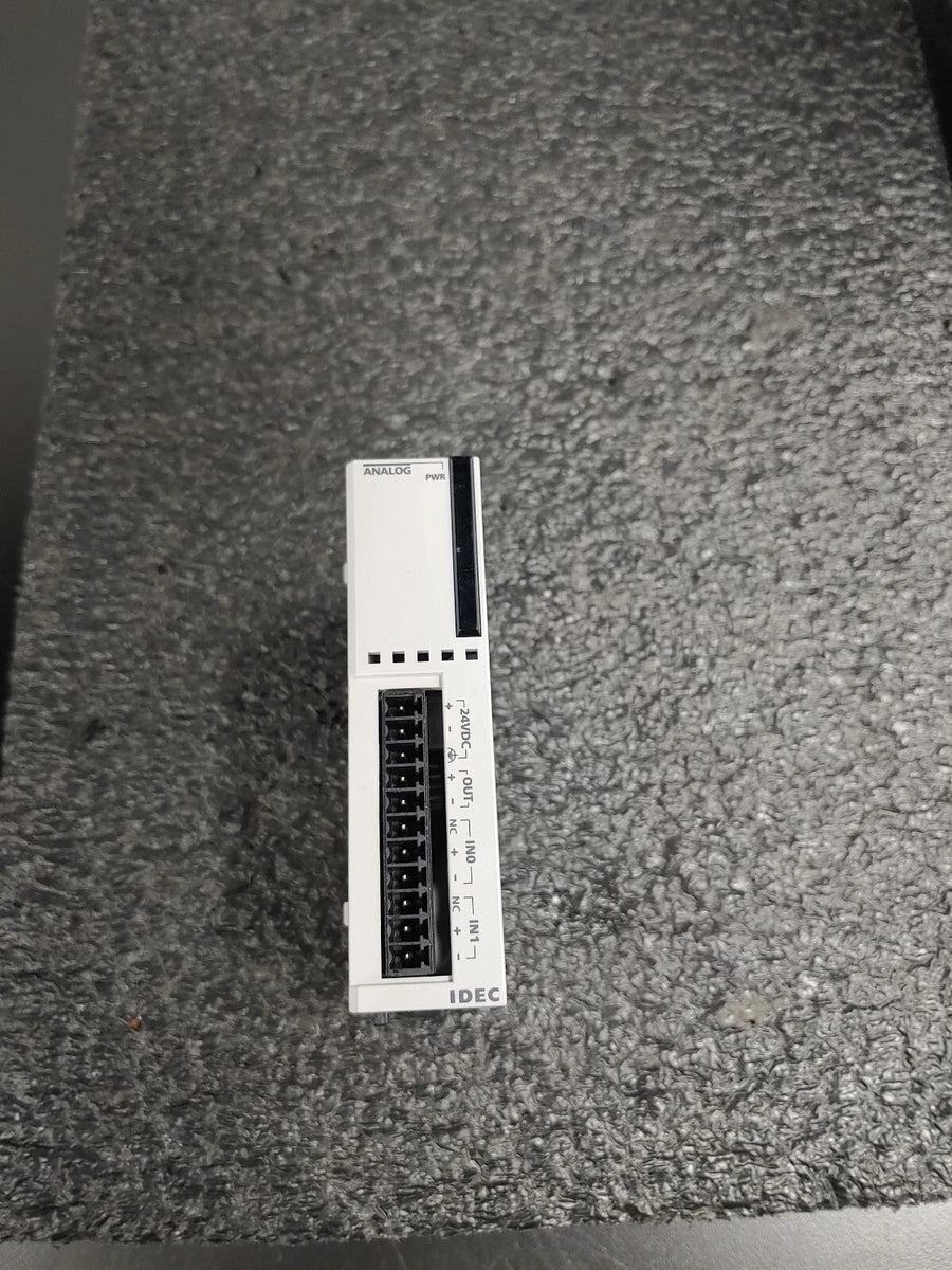 IDEC FC4A-L03A1 MicroSmart Analog I/O Module