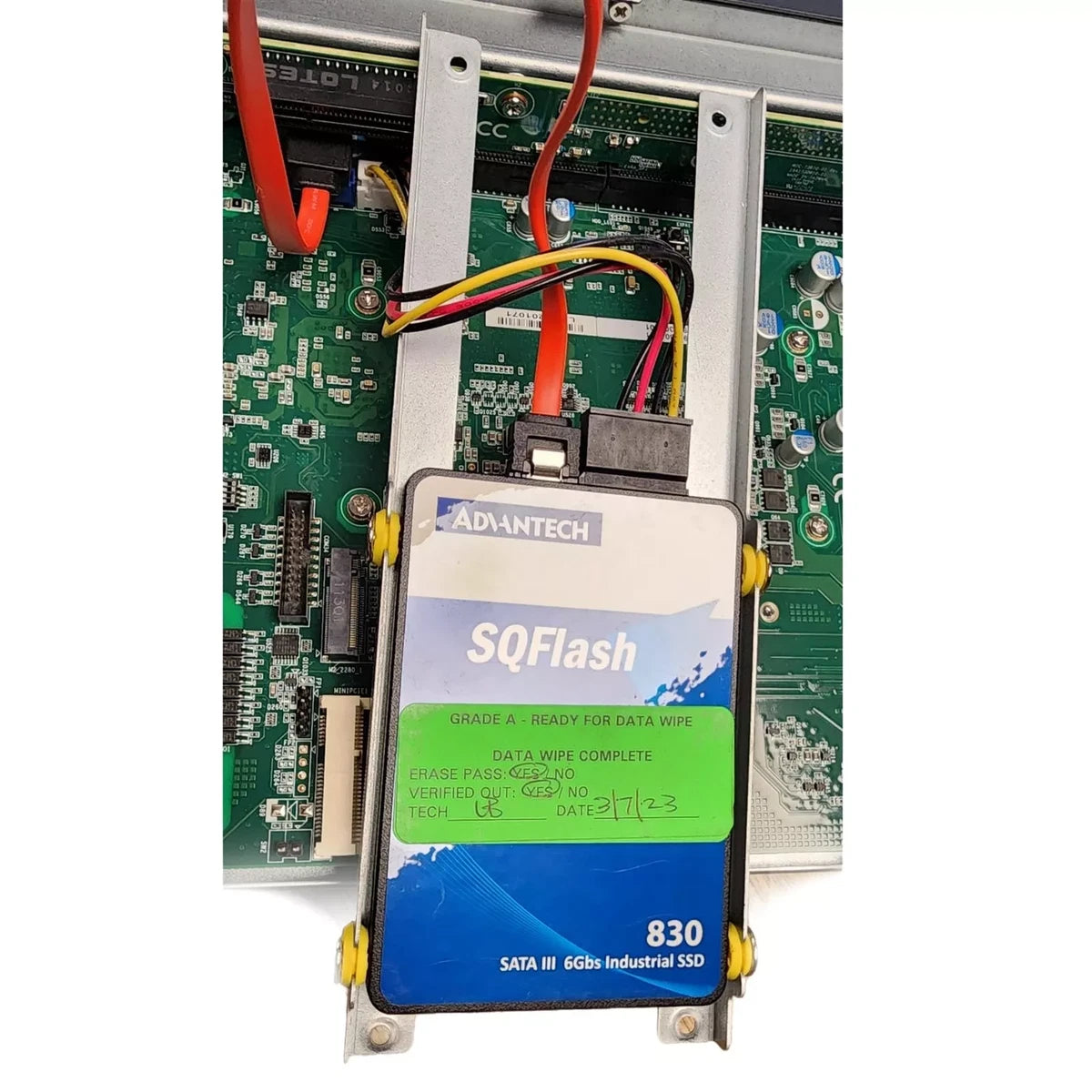 Advantech MIC-730AI AI Inference System Based on AGX Xavier ARM v8.2 256GB SSD