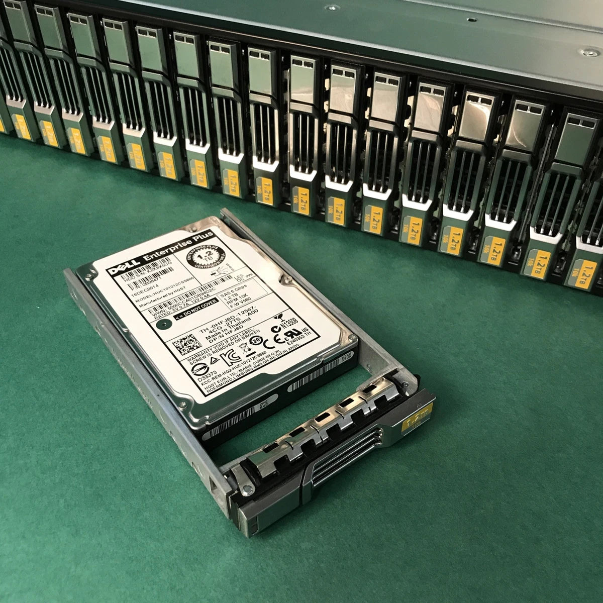 Dell EqualLogic PS6100 24x 1.2TB 10K HDD 2x H700E E09M E09M001