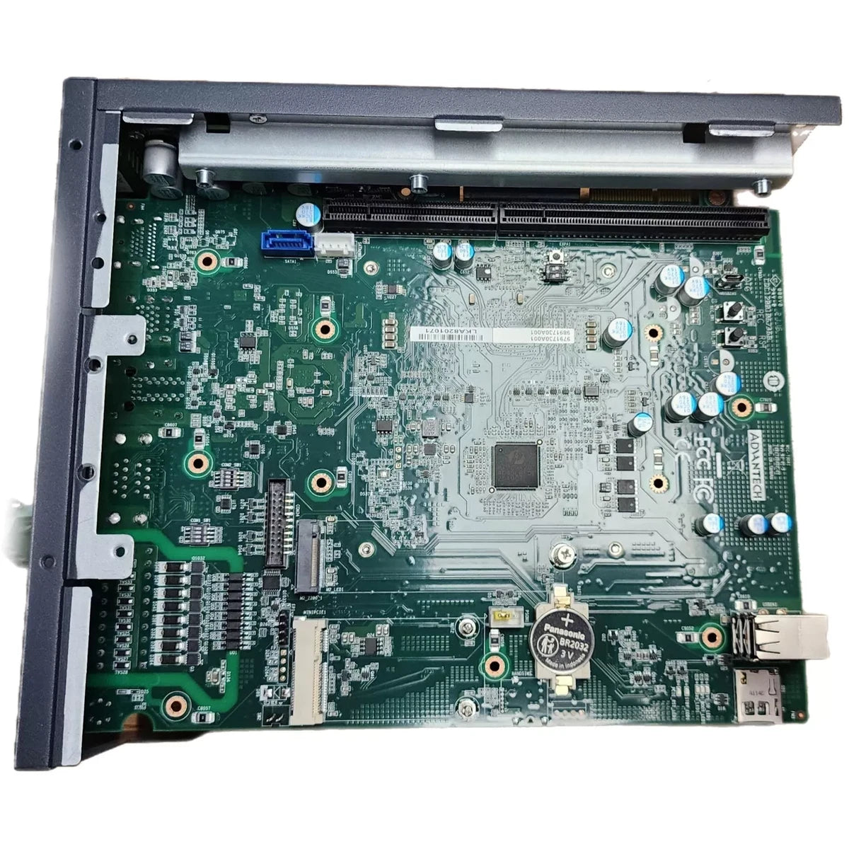 Advantech MIC-730AI AI Inference System Based on AGX Xavier ARM v8.2 256GB SSD