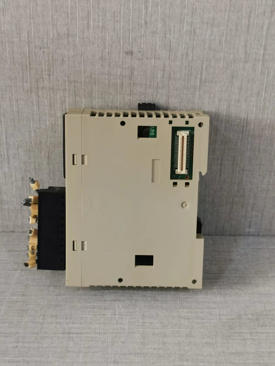 IDEC FC4A-R081 INDUSTRIAL CONTROL SYSTEM 24VDC 40mA 5VDC