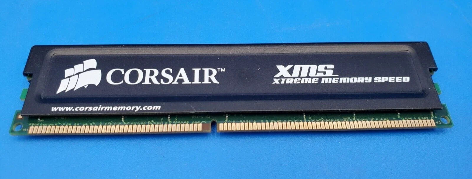 Corsair 1GB DDR400 XMS3200 CL2 184Pins w/Black Heat Spreader -  CMX1024-3200C2