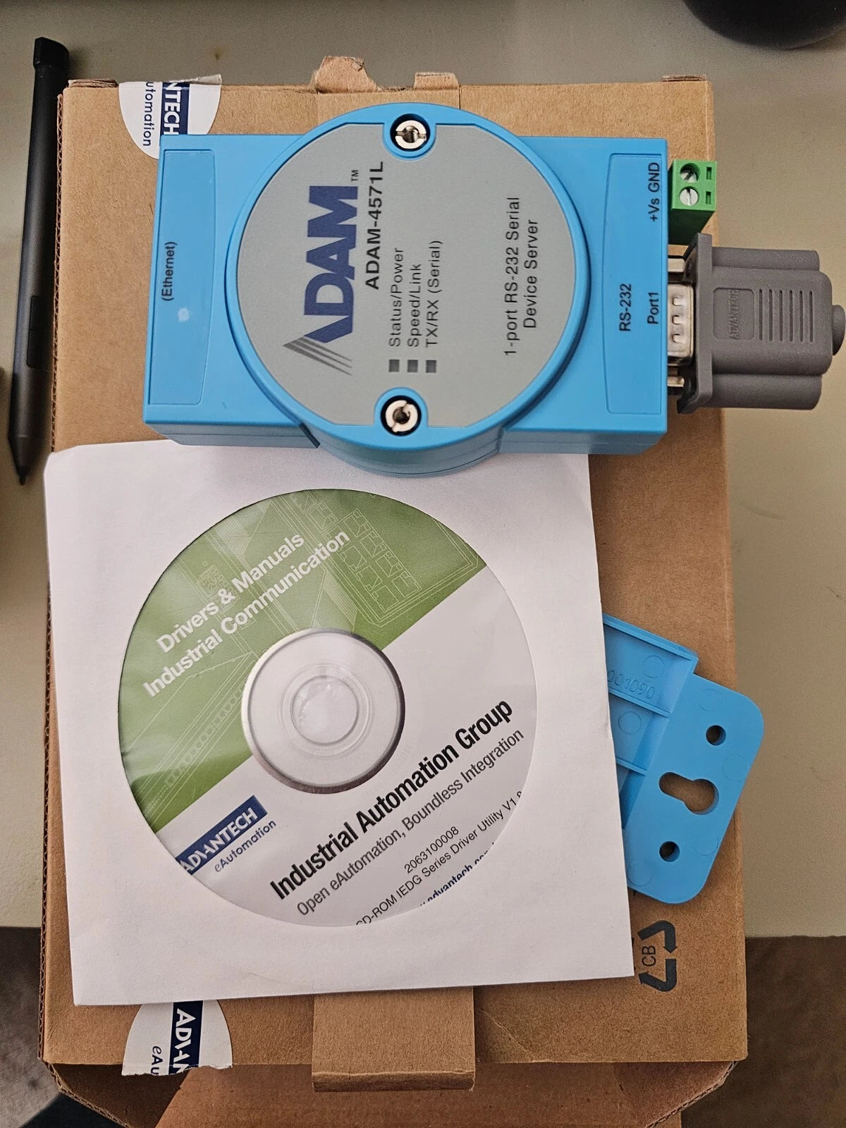 Advantech ADAM-4571L Ethernet Serial Device Server RS232