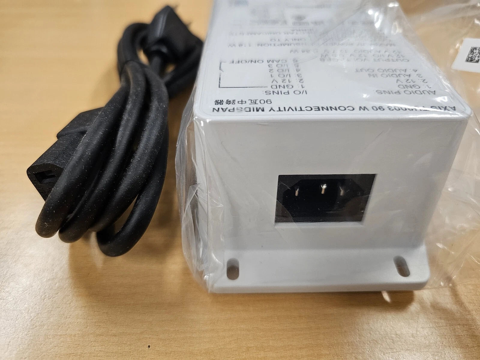 AXIS TU8003 90 W Connectivity Midspan | Un