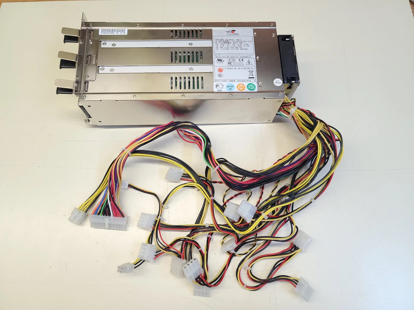 Zippy Emacs 3U 650W 2+1 Redundant PFC EPS12V Power Supply R3G-6650P TESTED
