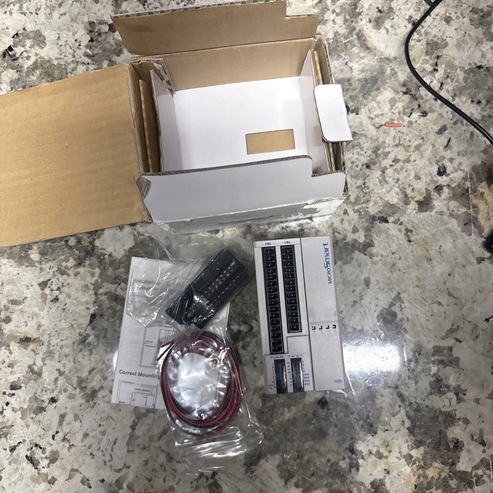 IDEC FC4A-D20RS1 MicroSmart programmable logic controller marine store spares