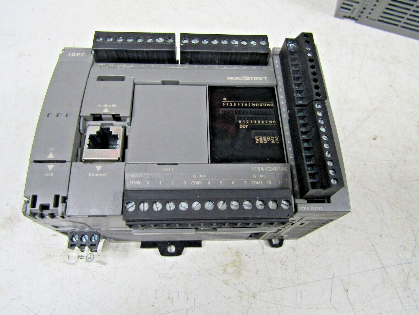 IDEC MICROSMART FC6A-C24R1AE & IDEC FC6A-J8CU1