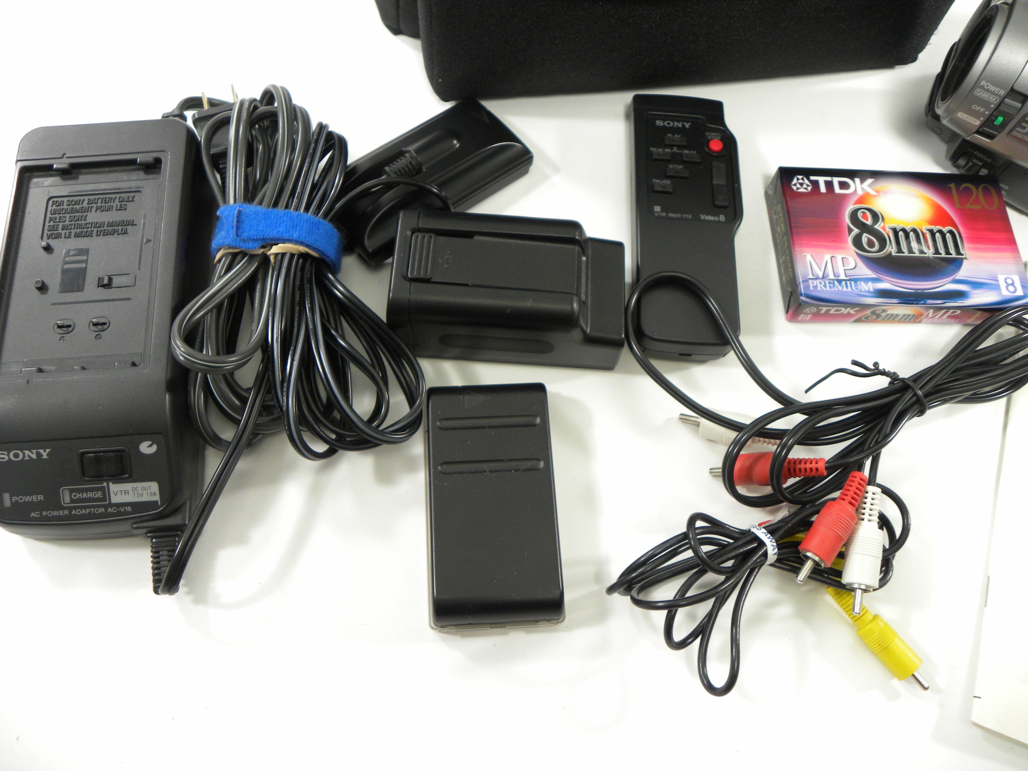 Sony CCD-TR96 Video 8 Handycam Camcorder