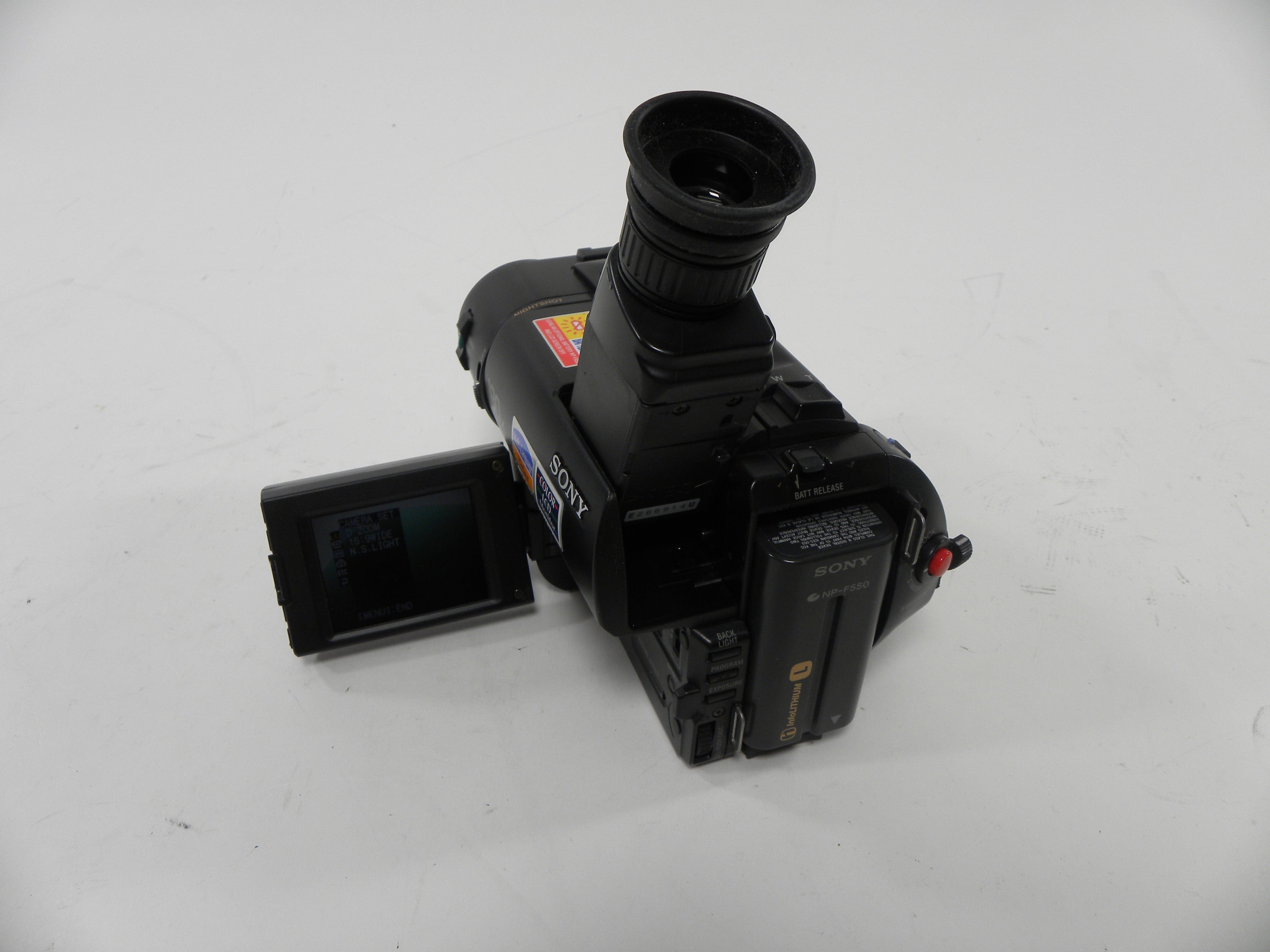 Sony CCD-TRV16 Video 8 XR Handycam Camcorder