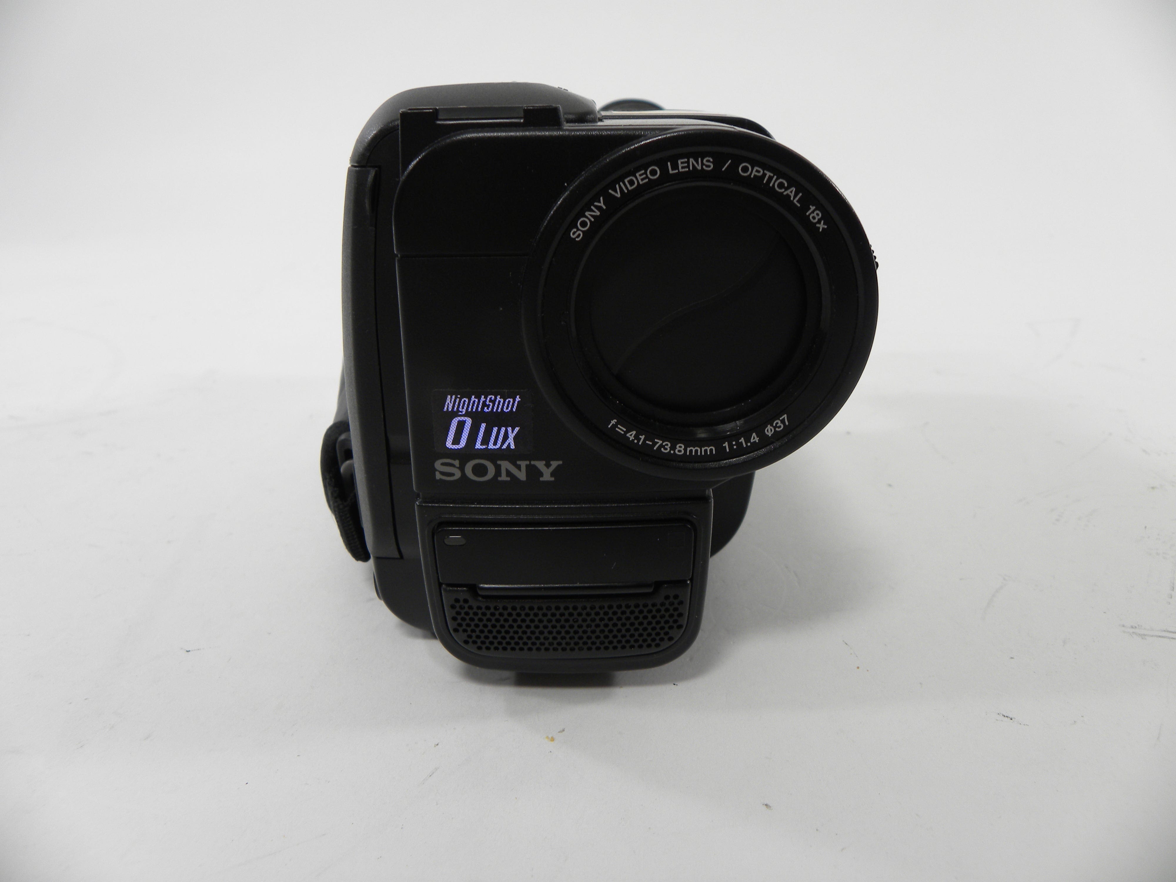Sony CCD-TRV16 Video 8 XR Handycam Camcorder