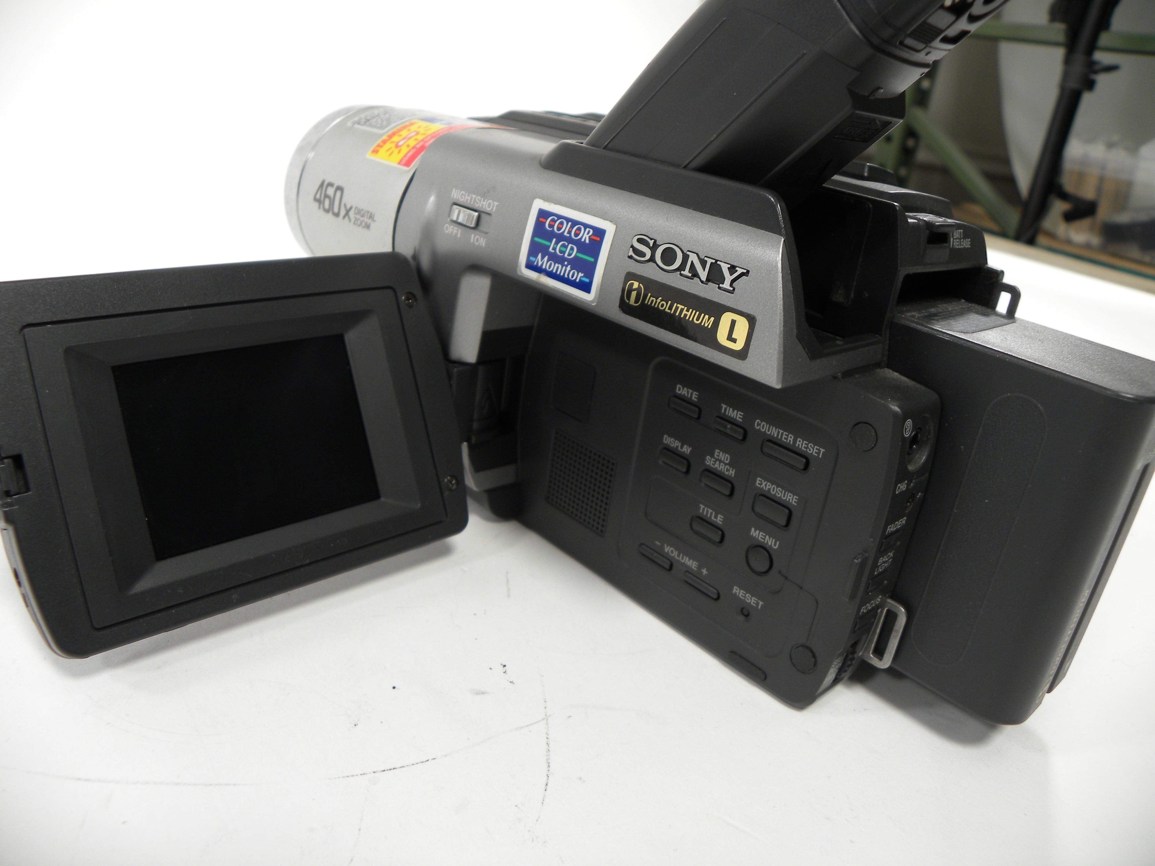 Sony CCD-TRV58 Hi8 Handycam Camcorder