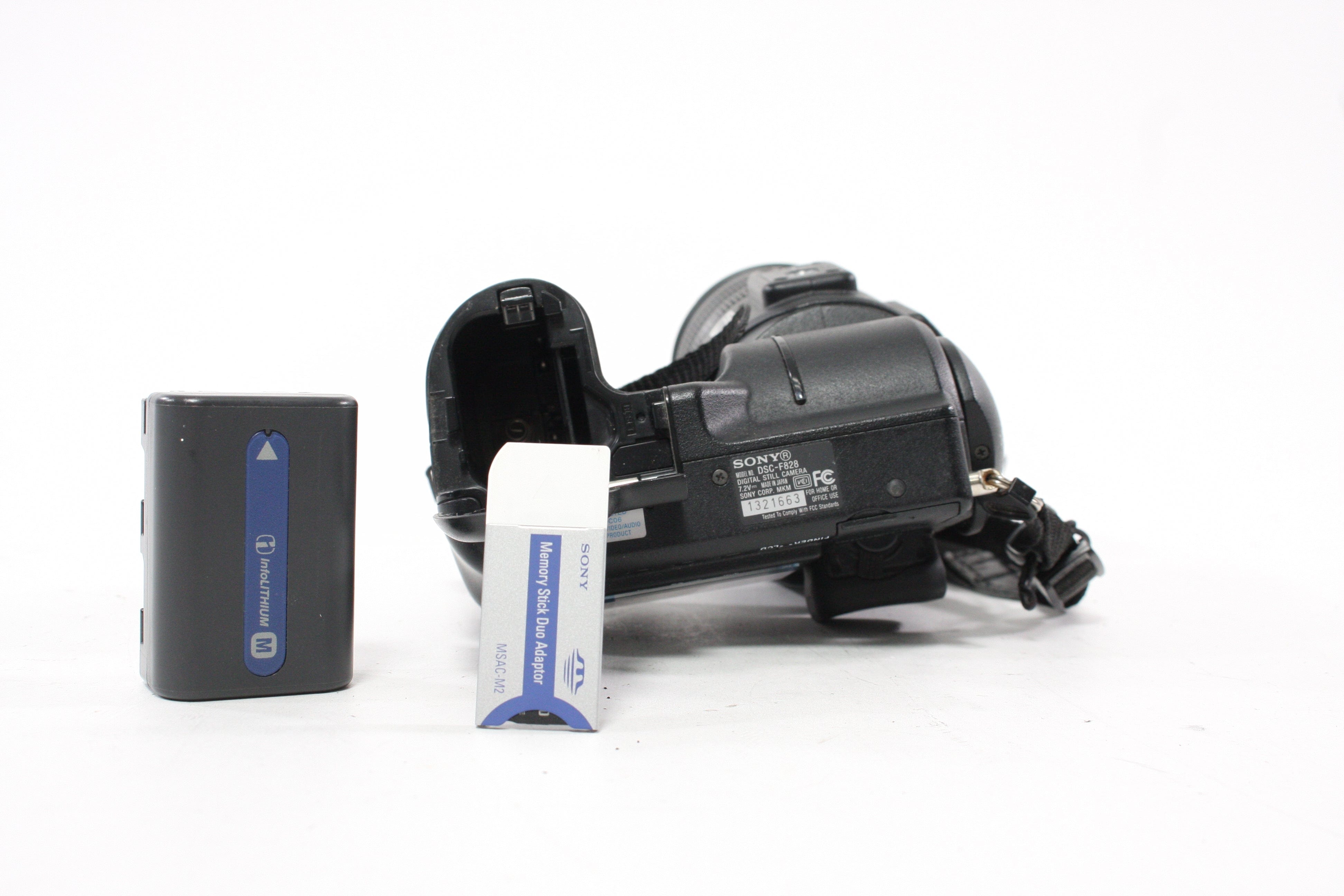 Sony Cyber-shot DSC-F828 Digital Camera 7x Zoom 8.0mp