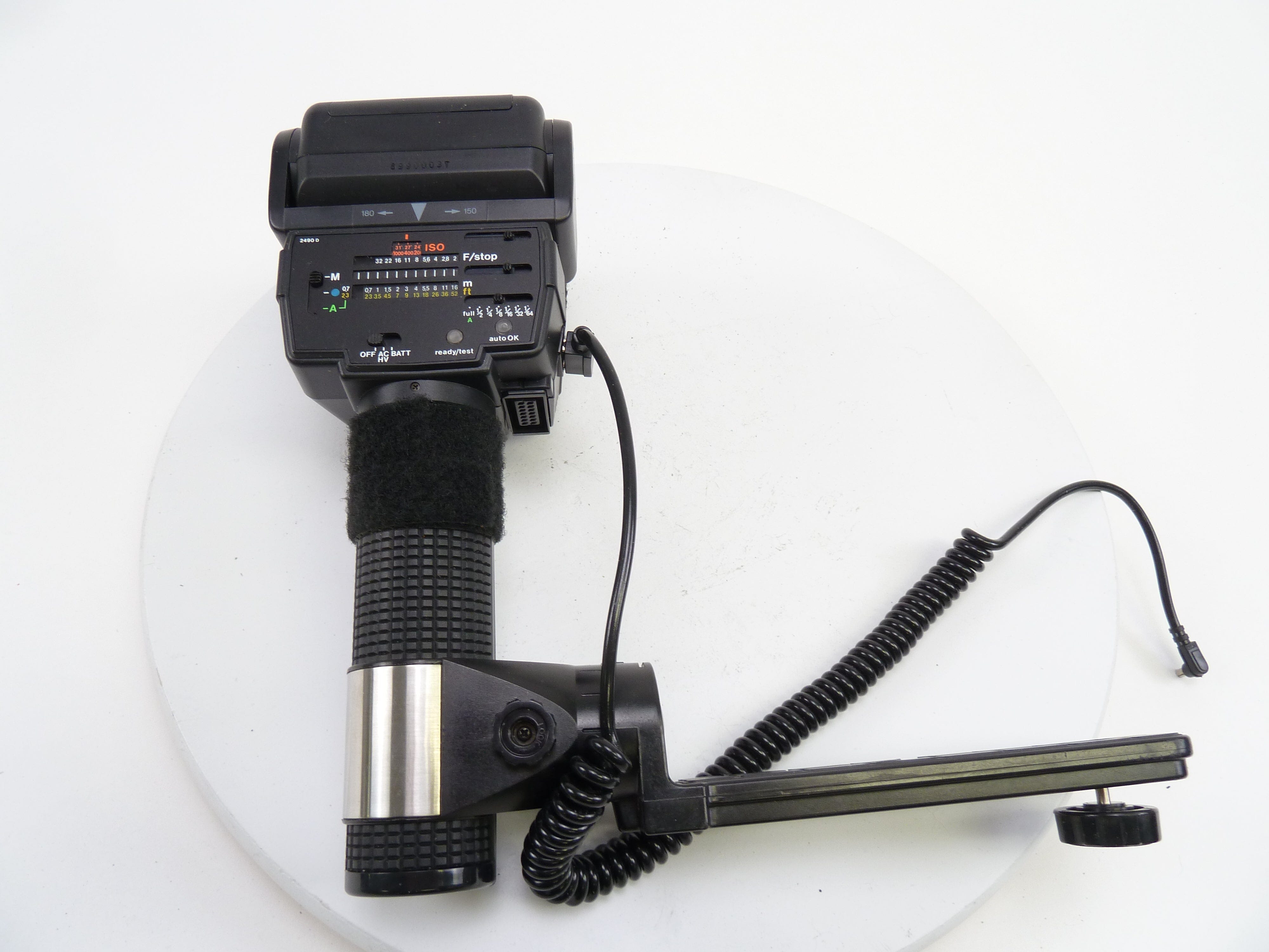 Sunpak 555 Handle Mount Flash with Brackets and Cords