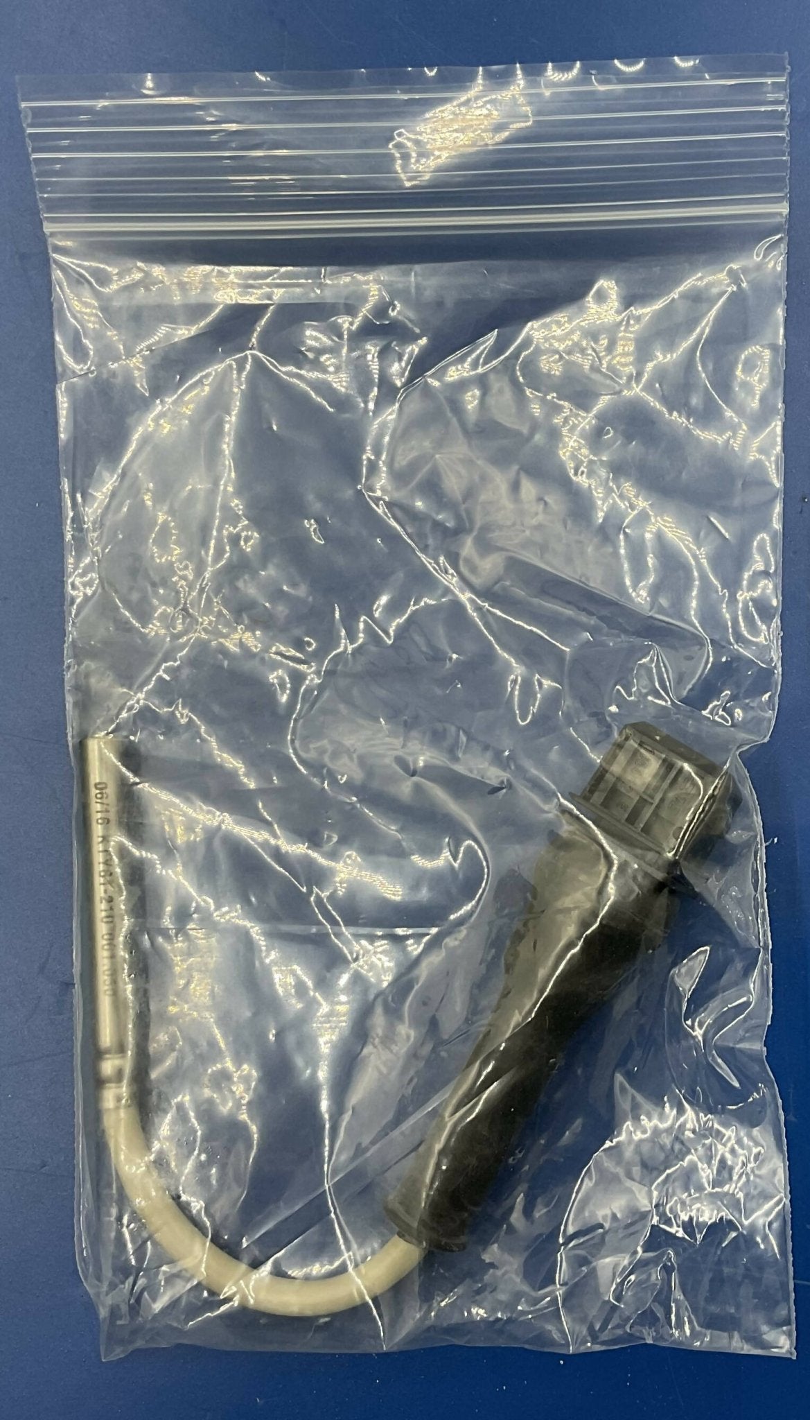 Siemens 7395432 - Temperature Sensor CT/MRI Diagnostic Front View | Alo Tech Solutions