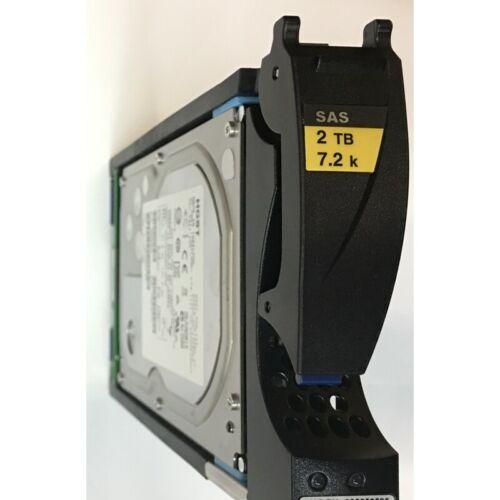 EMC 2TB, 7200RPM, SAS w/ tray for ES30 - HUS72402CLAR2000 Disco - MFerraz Tecnologia